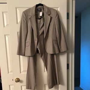 Maxime Women's Gray Blazer and Pants Set
